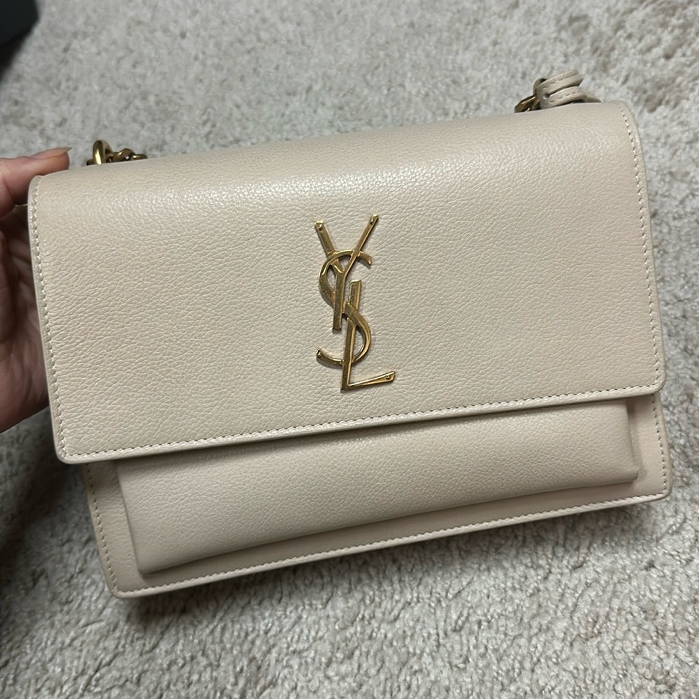 Ysl sunset bag in meduim size. Light beige color in excellent condition